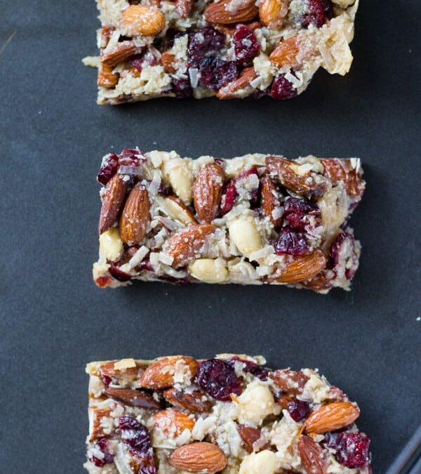 NO-BAKE CRANBERRY CHOCOLATE ENERGY BARS